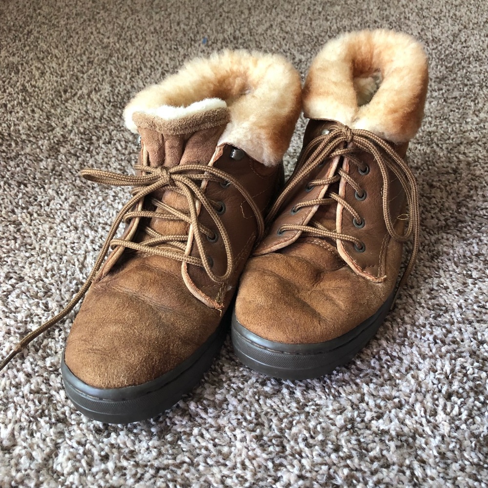 Cozy lace-up UGG boots in size 9